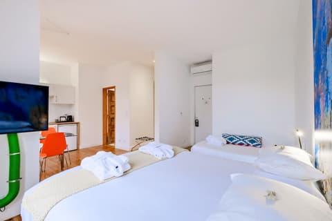 Chiado Arty flats, Room