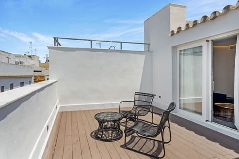 One Shot Conde Torrejón, Terrace/patio