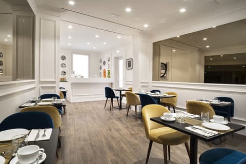 The Shire Hotel, Breakfast area