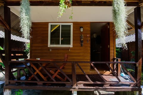 Charming Lipe Beach Resort, Terrace/patio