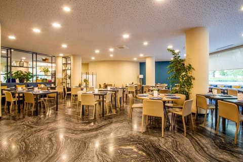 Ark Hotel, Restaurant