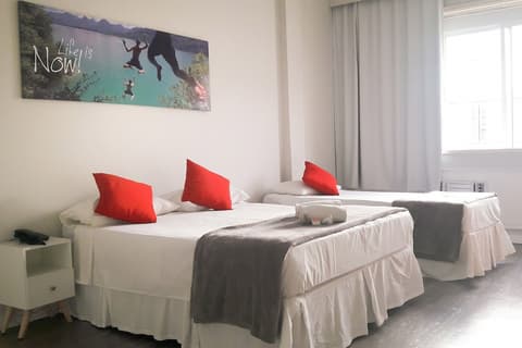 CLH SUITES Copacabana Domingos Ferreira