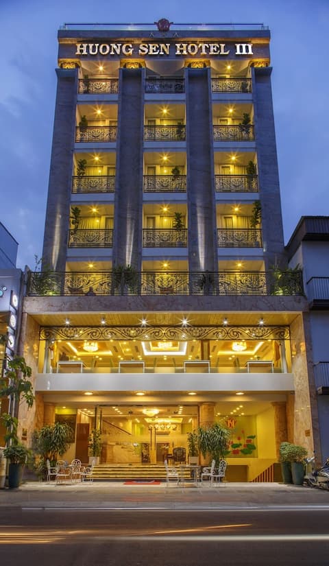 Huong Sen Annex Hotel, Front of property
