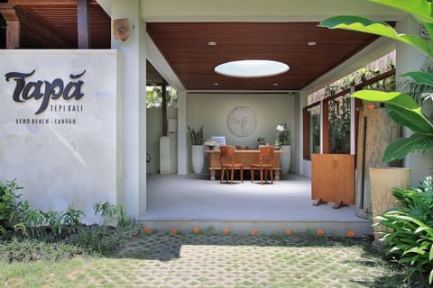 Tapa Tepi Kali Canggu by Pramana