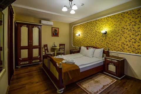 Rosen Villa, Room