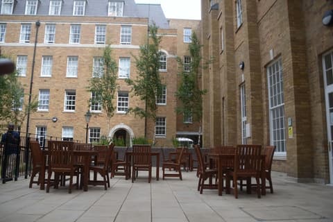 Goodenough College, Courtyard