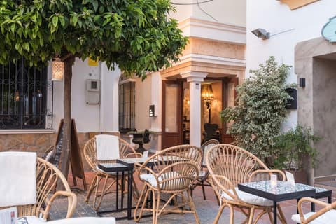 The Town House - Adults Only, Food and drink