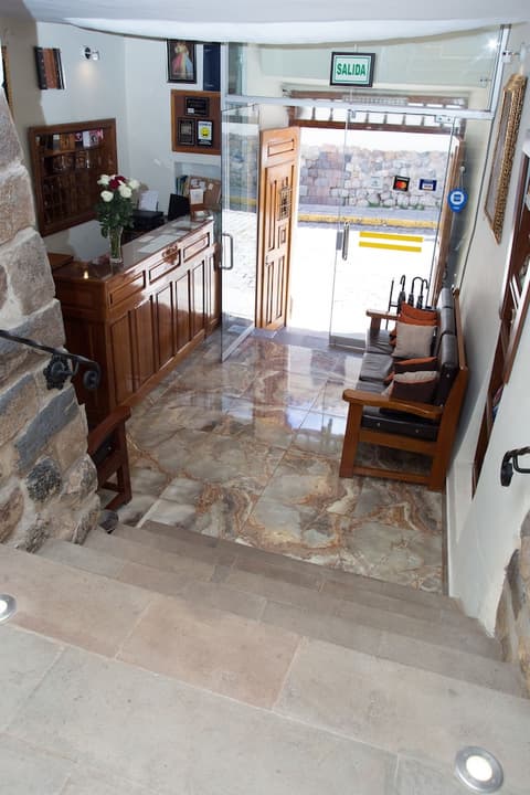 Hotel Arcangel, Reception