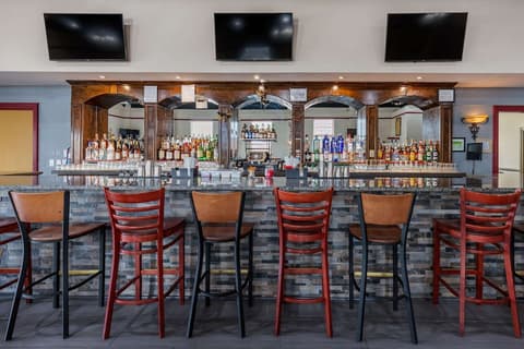 Clarion Inn Falls Church - Arlington, Dining