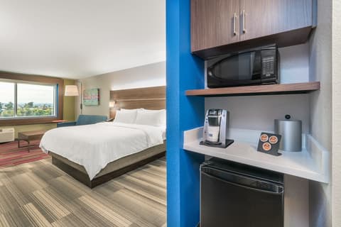 Holiday Inn Express & Suites Lake Havasu - London Bridge by IHG, Room