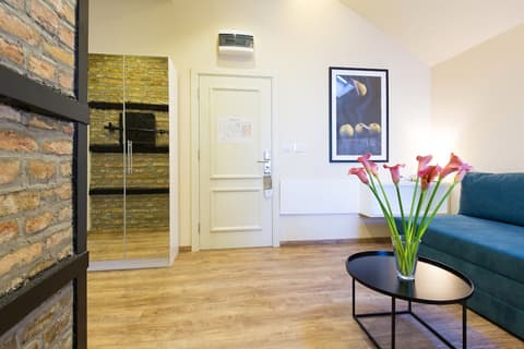 Marquise Hotel, Room