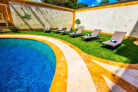 Hotel Palacio Maya, Outdoor pool