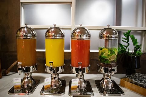 DoubleTree by Hilton Montreal Airport