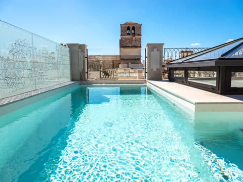 Hotel Glòria de Sant Jaume, Rooftop pool