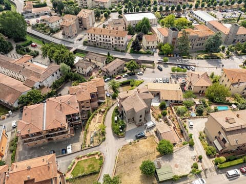 L' Eroico, Aerial view