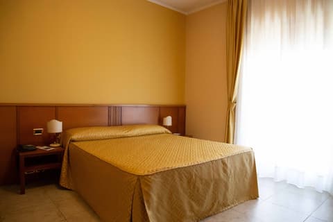 Hotel Maddaloni, Room