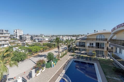 Lara Beach Homes, Balcony