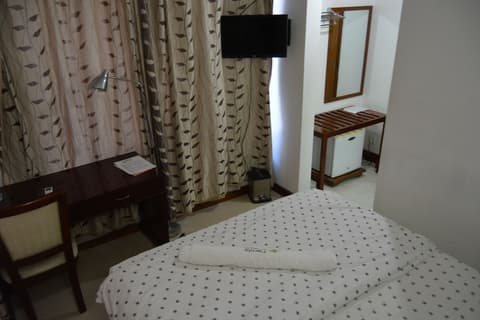 Florida Executive Inn, Room