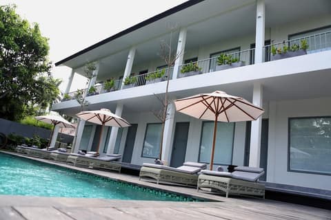 Lovinalife Room & Cafe