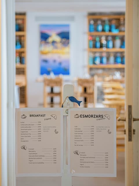 Hostal Marina Cadaqués, Reception