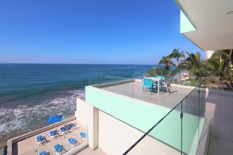 Garner Hotel Mazatlan Beach by IHG
