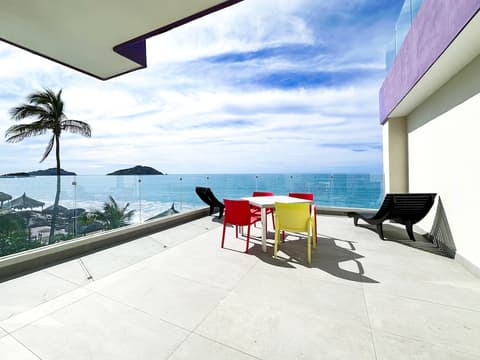 Garner Hotel Mazatlan Beach by IHG