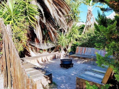 Saltycrax Backpackers and Adventures