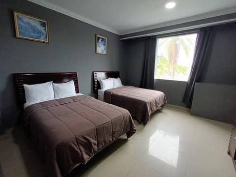 New Washington Hotel, Room