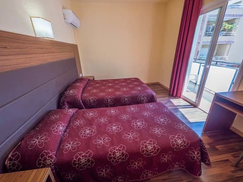 Hotel Golden Sand, Room