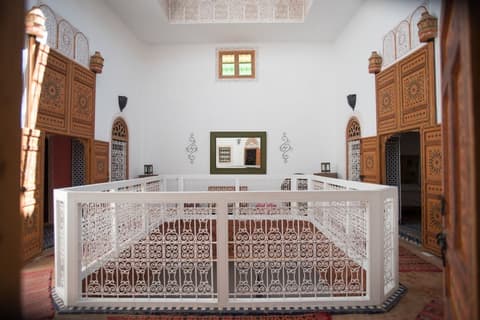 Riad Safir, Room