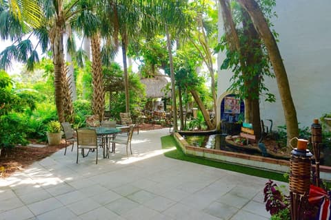 Riverside by the Beach Apartments, Birthday party area