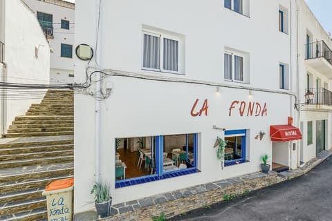 Hostal La Fonda, Front of property