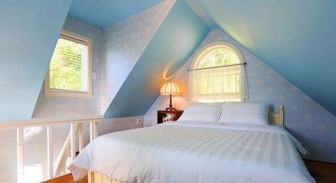 Kismet Cottage, Room