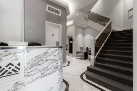 High Street Kensington Apartments, Lobby