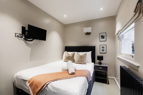 High Street Kensington Apartments, Room
