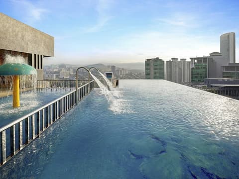 Ibis Kuala Lumpur City Centre Hotel, Pool