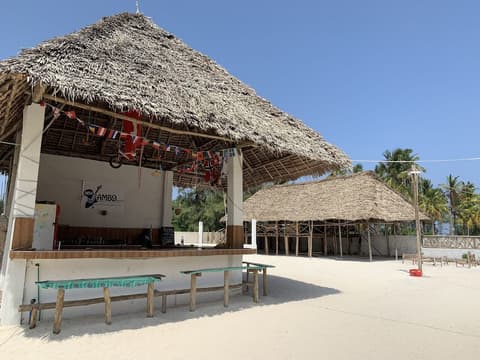 New Jambo Bungalows - Hostel, Bar (on property)