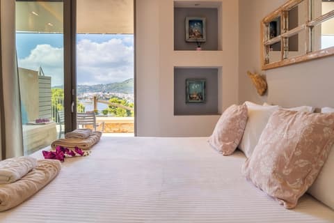 Core Luxury Suites, Room