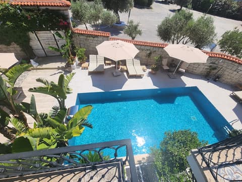 Tarcin Alacati Otel