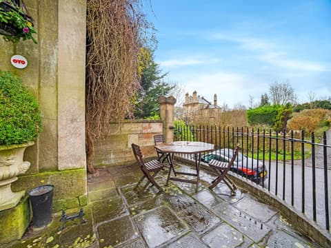 OYO Bailbrook Lodge, Bath, Terrace/patio