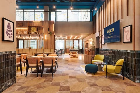 D8 Hotel
