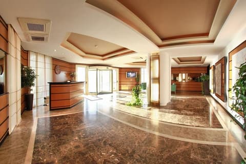 Monte Carlo Palace Rooms