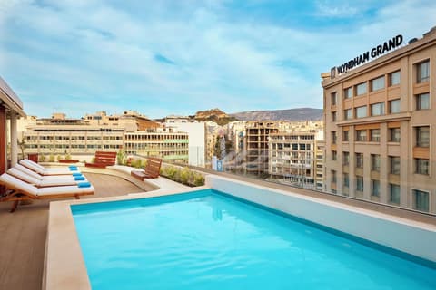Zeus Essence Wyndham Athens Residence, Rooftop pool