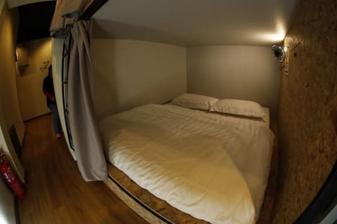 Sleepbox Hotel - Hostel