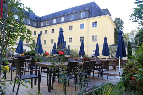 CAREA Schlosshotel Domäne Walberberg
