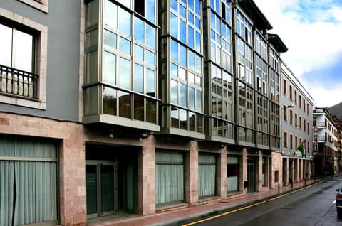 Hotel Virgen de Covadonga, Front of property