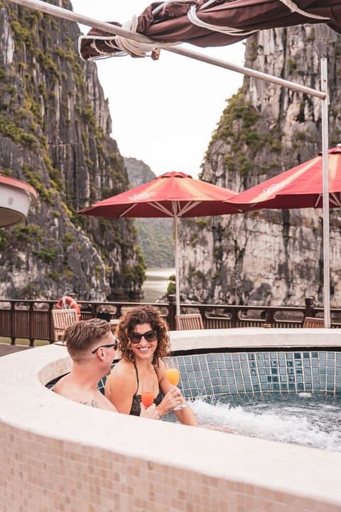 Heritage Line Ginger Cruise – Ha Long Bay & Lan Ha Bay, Pool