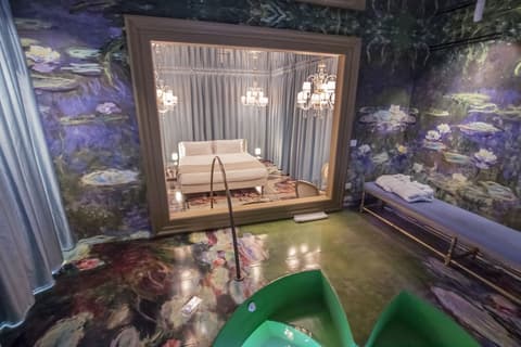 Emotional Grand Motel