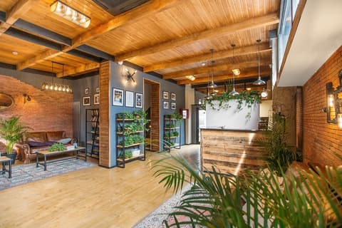 Timber Boutique Hotel, Reception