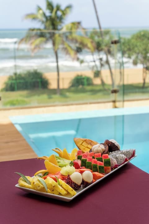 Grand Beach Hotel Wadduwa